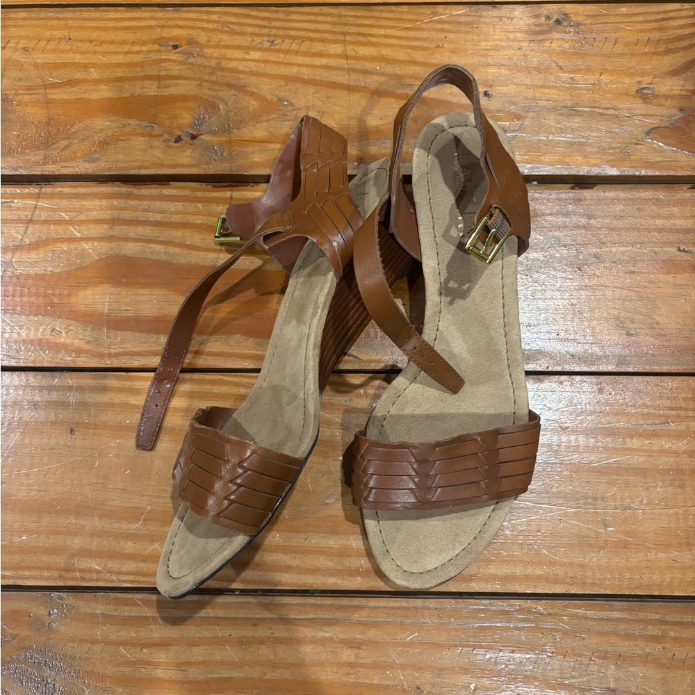 (544) RALPH LAUREN SANDALS
